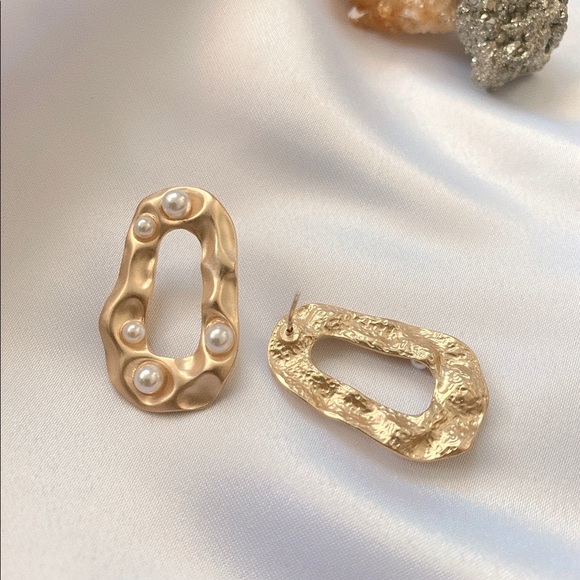 Lagom Studio Jewelry - 💙 Faux Pearl Statement Earrings